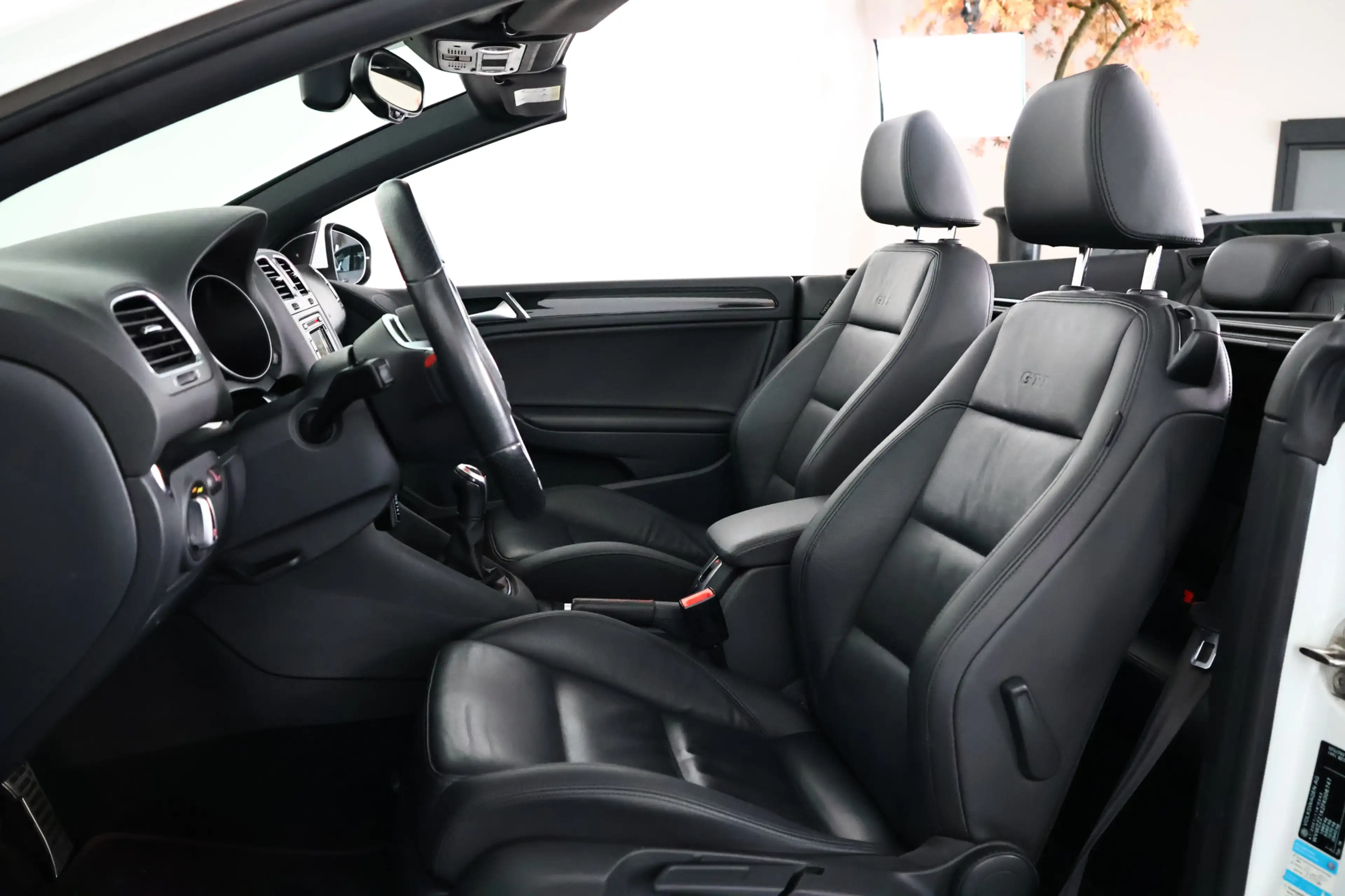 Volkswagen Golf Cabriolet 2.0 TSI GTI Cruise / Leder / Navi / Xenon / Dynaud — photo 3
