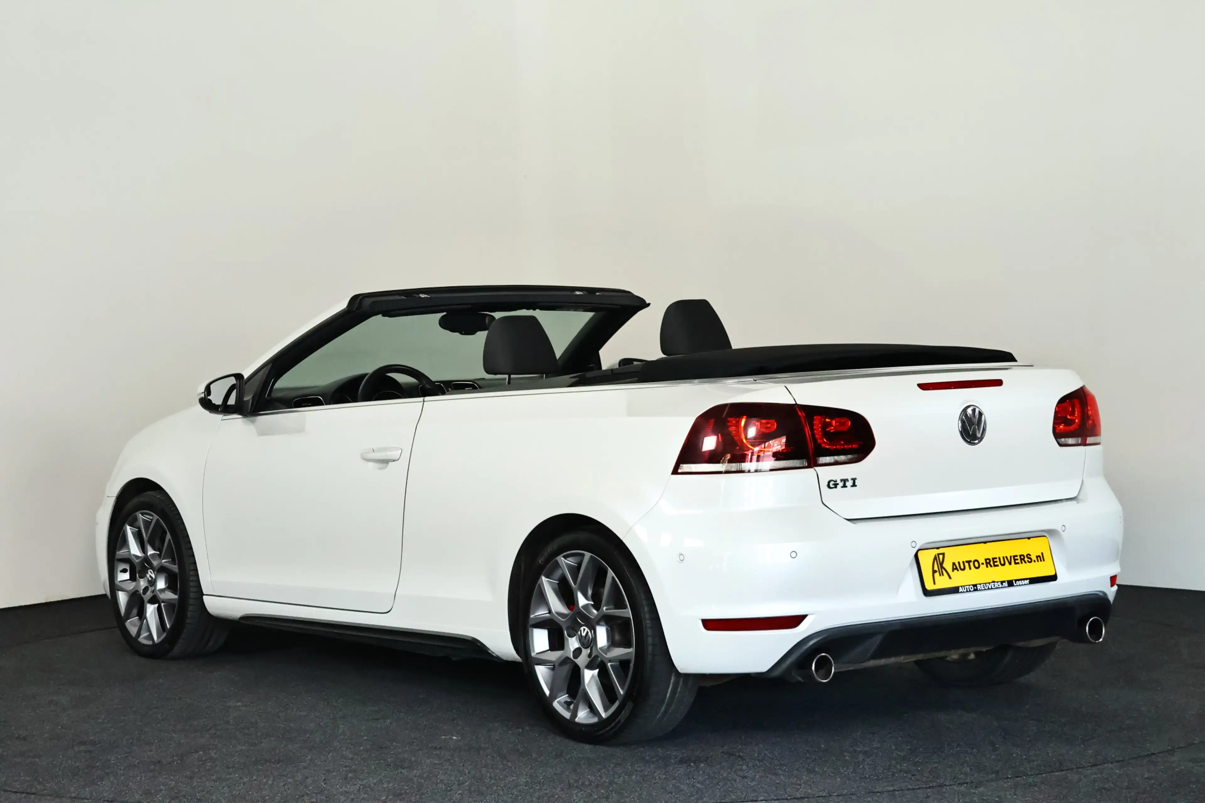 Volkswagen Golf Cabriolet 2.0 TSI GTI Cruise / Leder / Navi / Xenon / Dynaud — photo 6