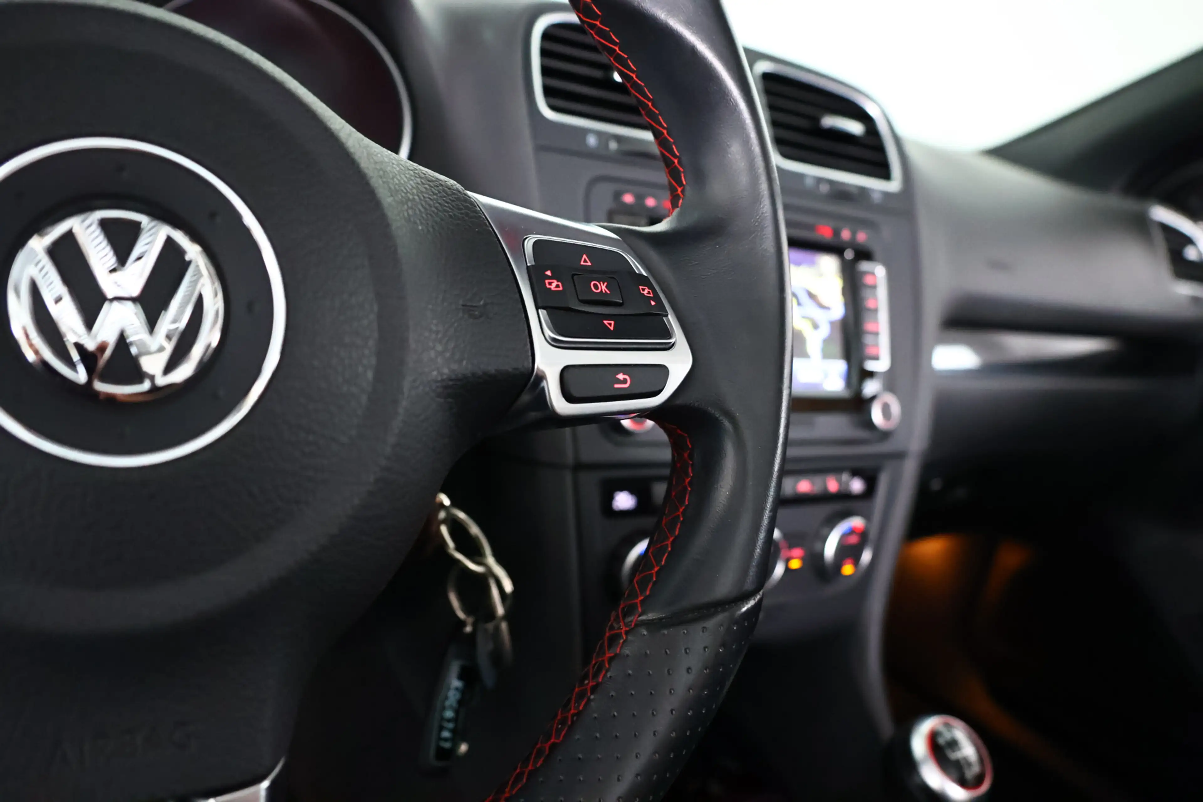 Volkswagen Golf Cabriolet 2.0 TSI GTI Cruise / Leder / Navi / Xenon / Dynaud — photo 19