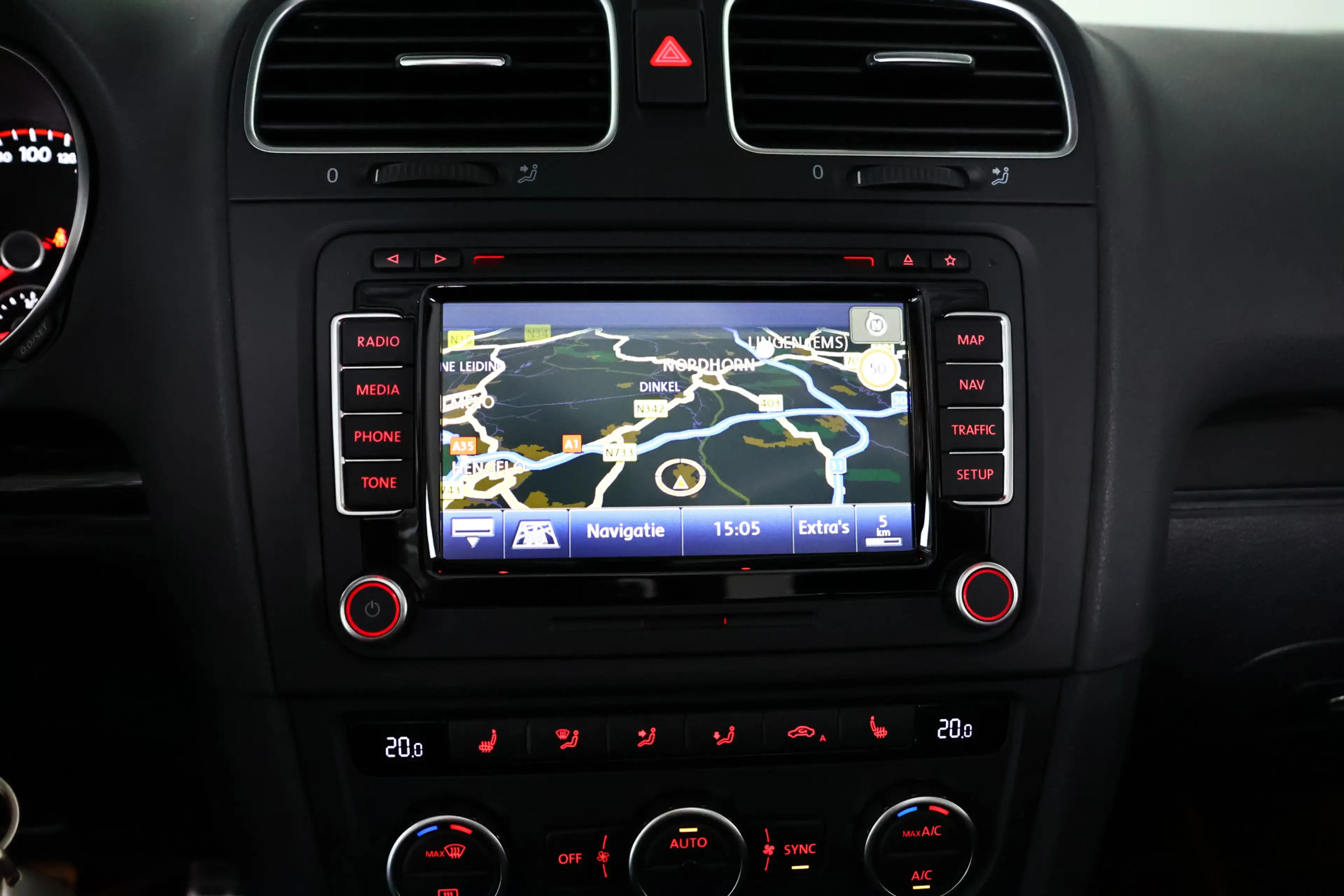 Volkswagen Golf Cabriolet 2.0 TSI GTI Cruise / Leder / Navi / Xenon / Dynaud — photo 22