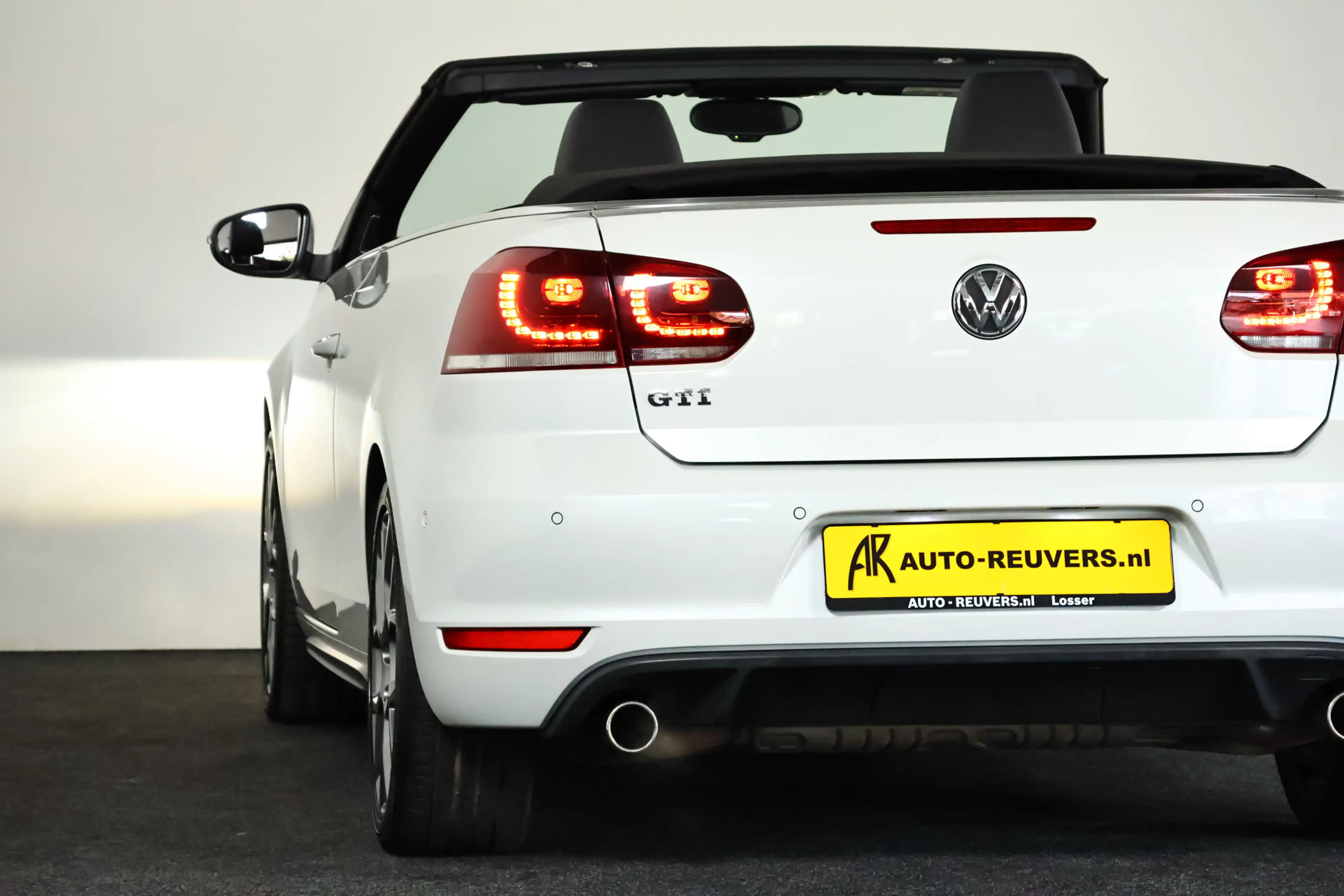 Volkswagen Golf Cabriolet 2.0 TSI GTI Cruise / Leder / Navi / Xenon / Dynaud — photo 29