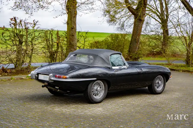 Jaguar E-Type view 2