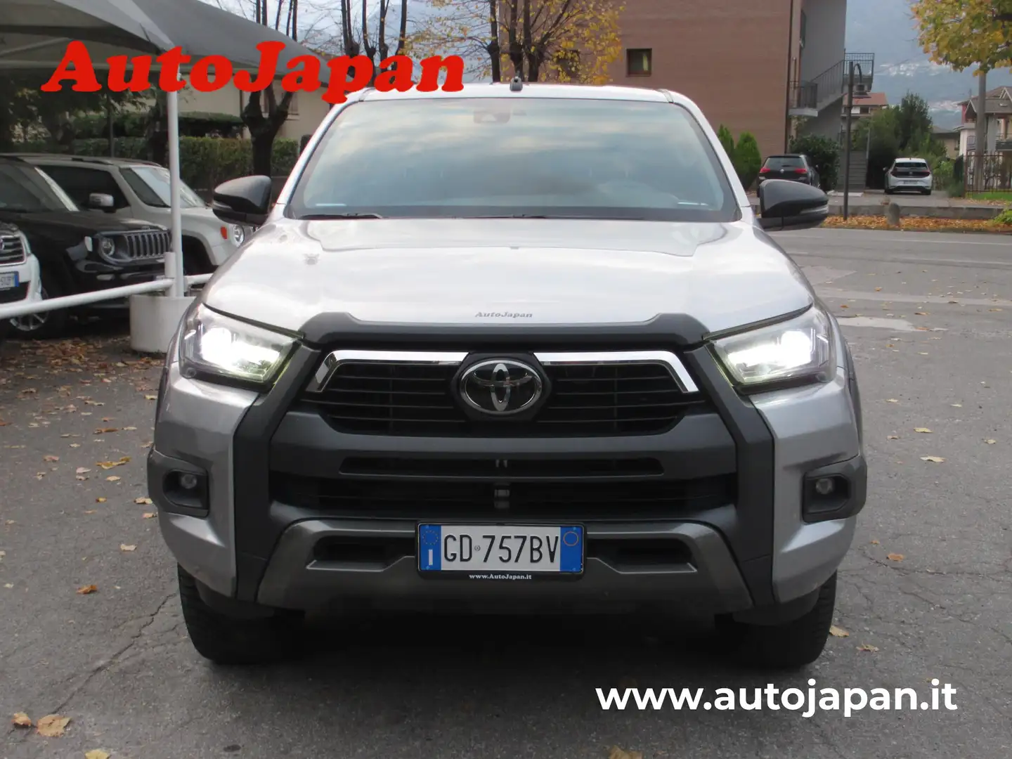 Toyota Hilux + IVA !!! OK NEOPATENTATI !! 2.8 D 4WD Invincible Argento - 2