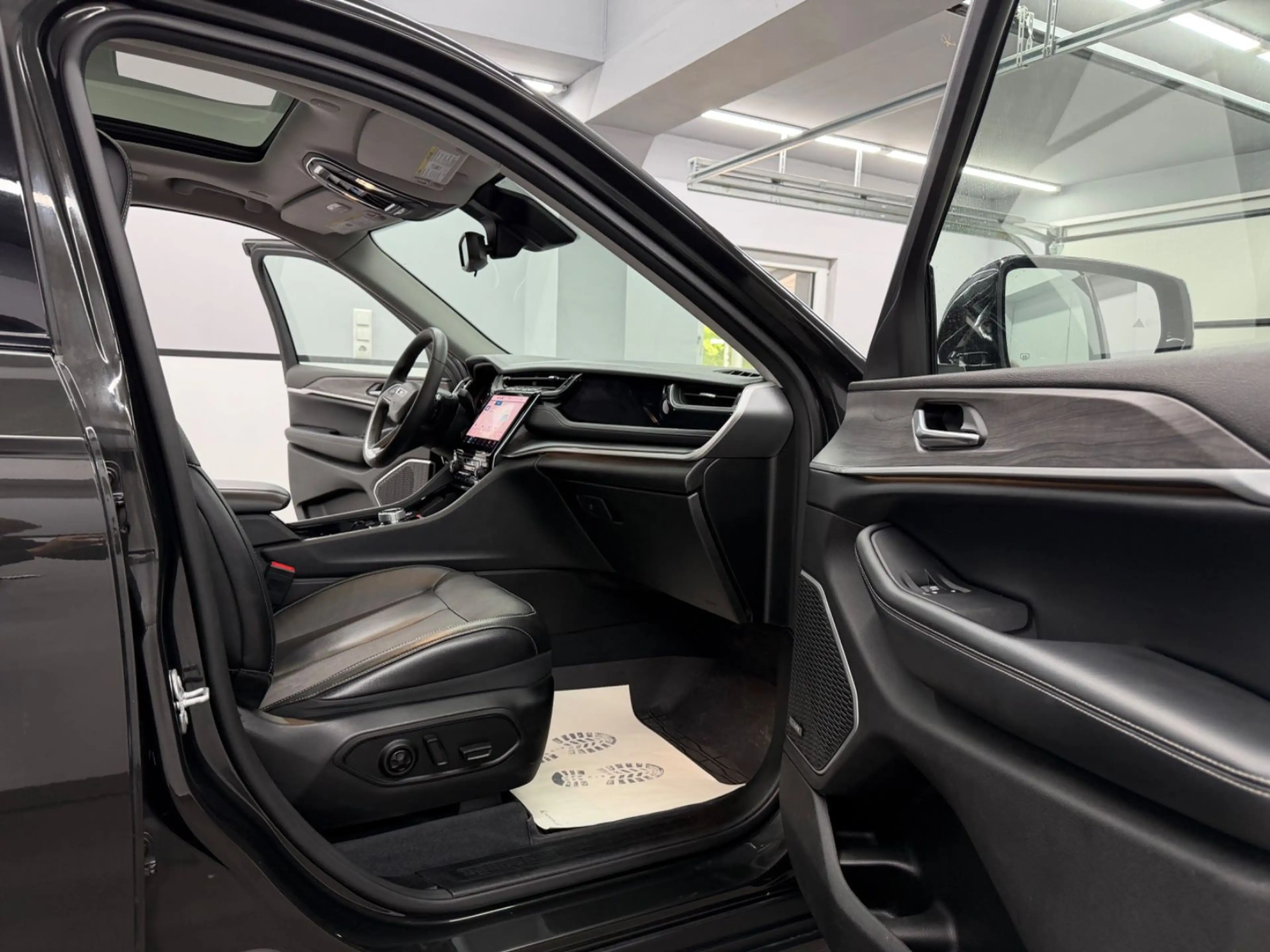 Jeep Grand Cherokee 2.0 Limited 4XE*4xDispl*4xSH*Pano — photo 15