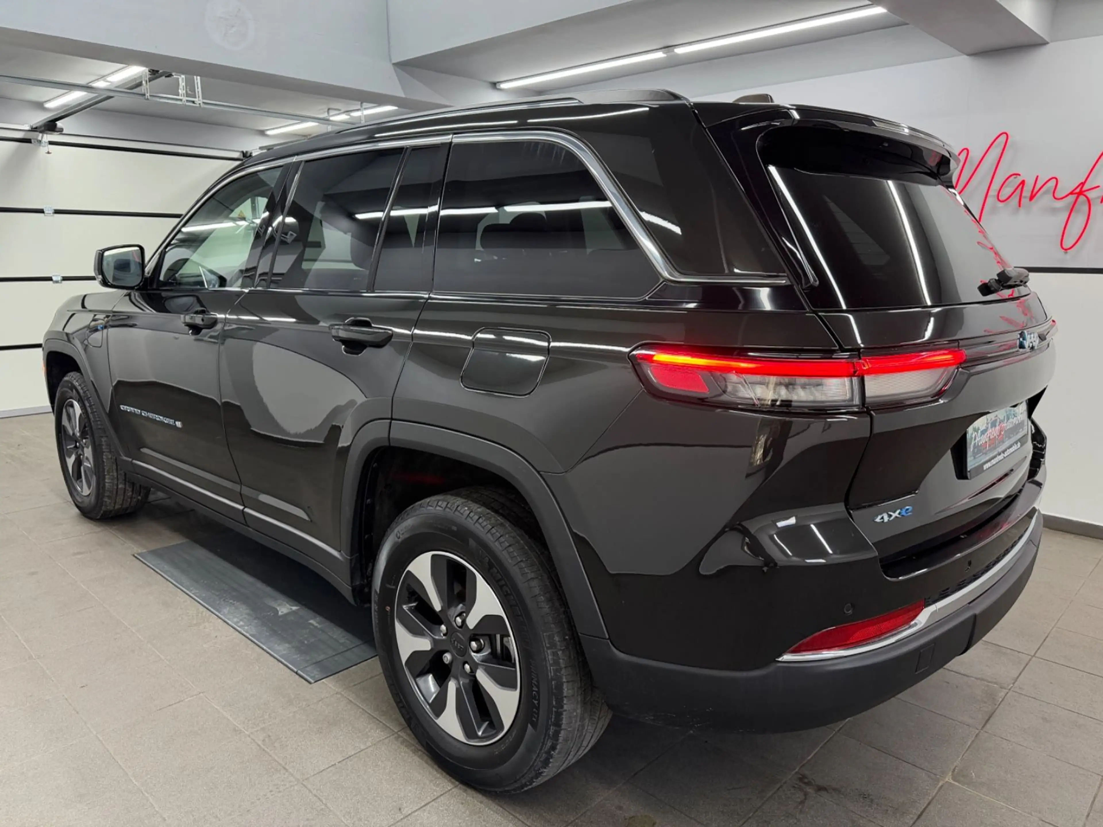Jeep Grand Cherokee 2.0 Limited 4XE*4xDispl*4xSH*Pano — photo 4
