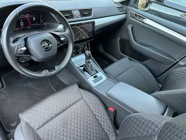 Skoda Superb view 11