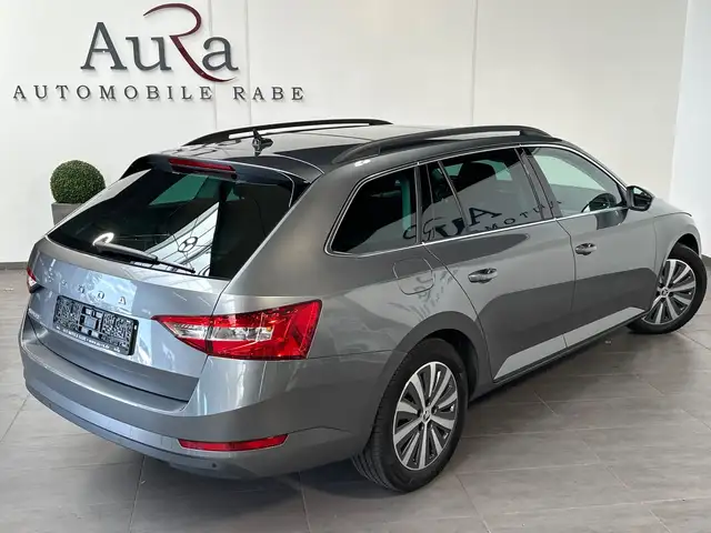 Skoda Superb view 5