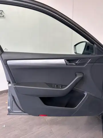 Skoda Superb view 9