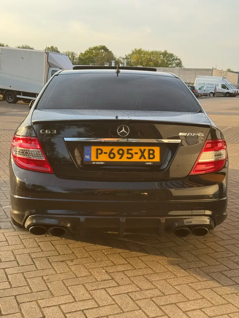 Mercedes-Benz C 63 AMG Black - 1