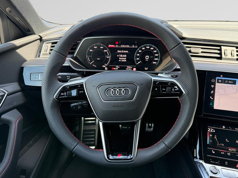 Audi Q8 e-tron Sportback Audi Q8 Sportback e-tron Competition 55 e-tron quattro 300,00 kW — photo 12