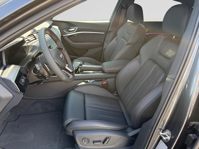 Audi Q8 e-tron Sportback Audi Q8 Sportback e-tron Competition 55 e-tron quattro 300,00 kW — photo 9