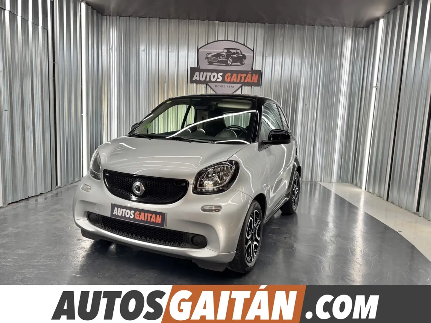 smart forTwo Coupé 52 Prime Plateado - 1