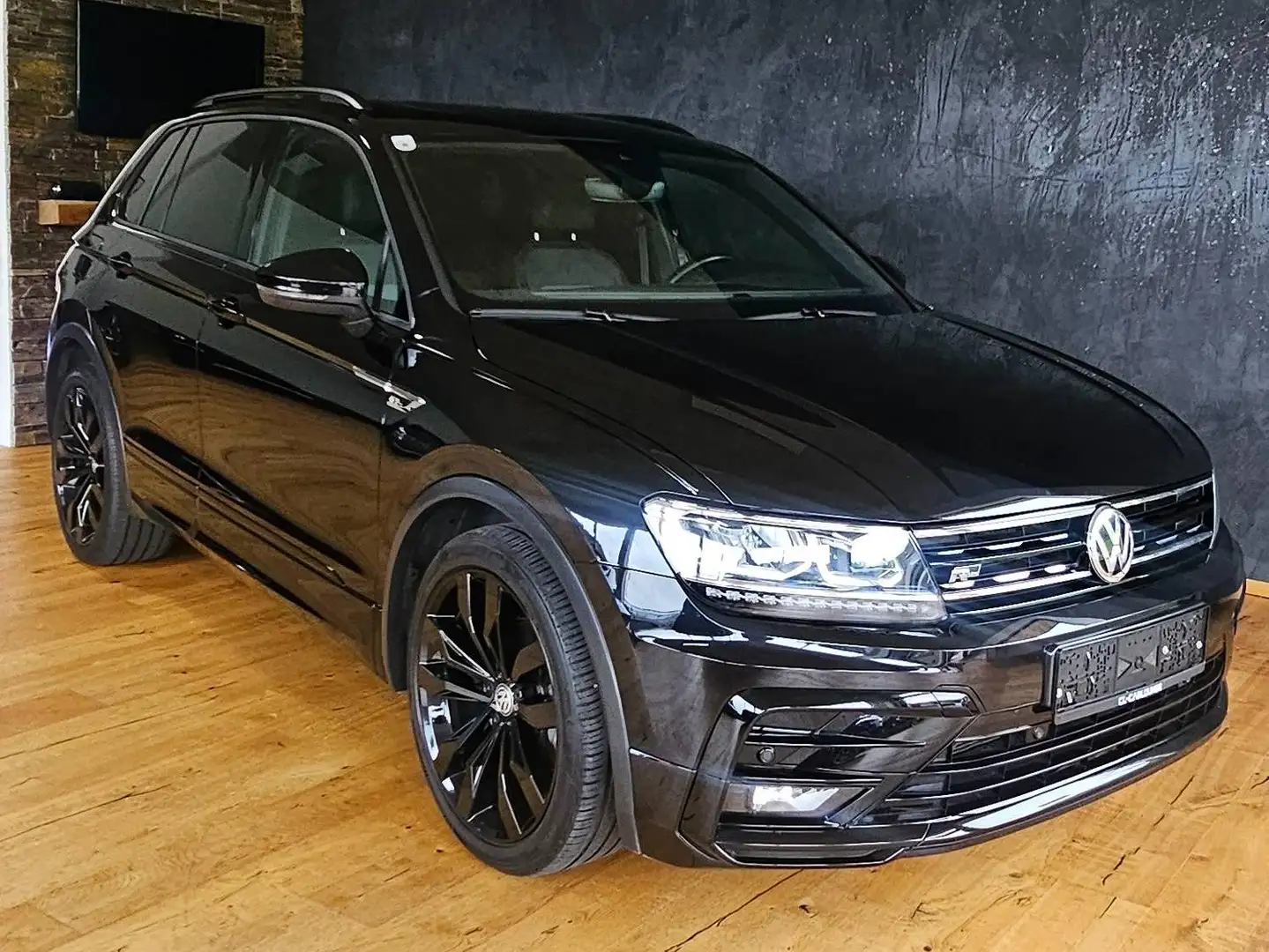 Volkswagen Tiguan R-LINE 4Motion Schwarz - 2
