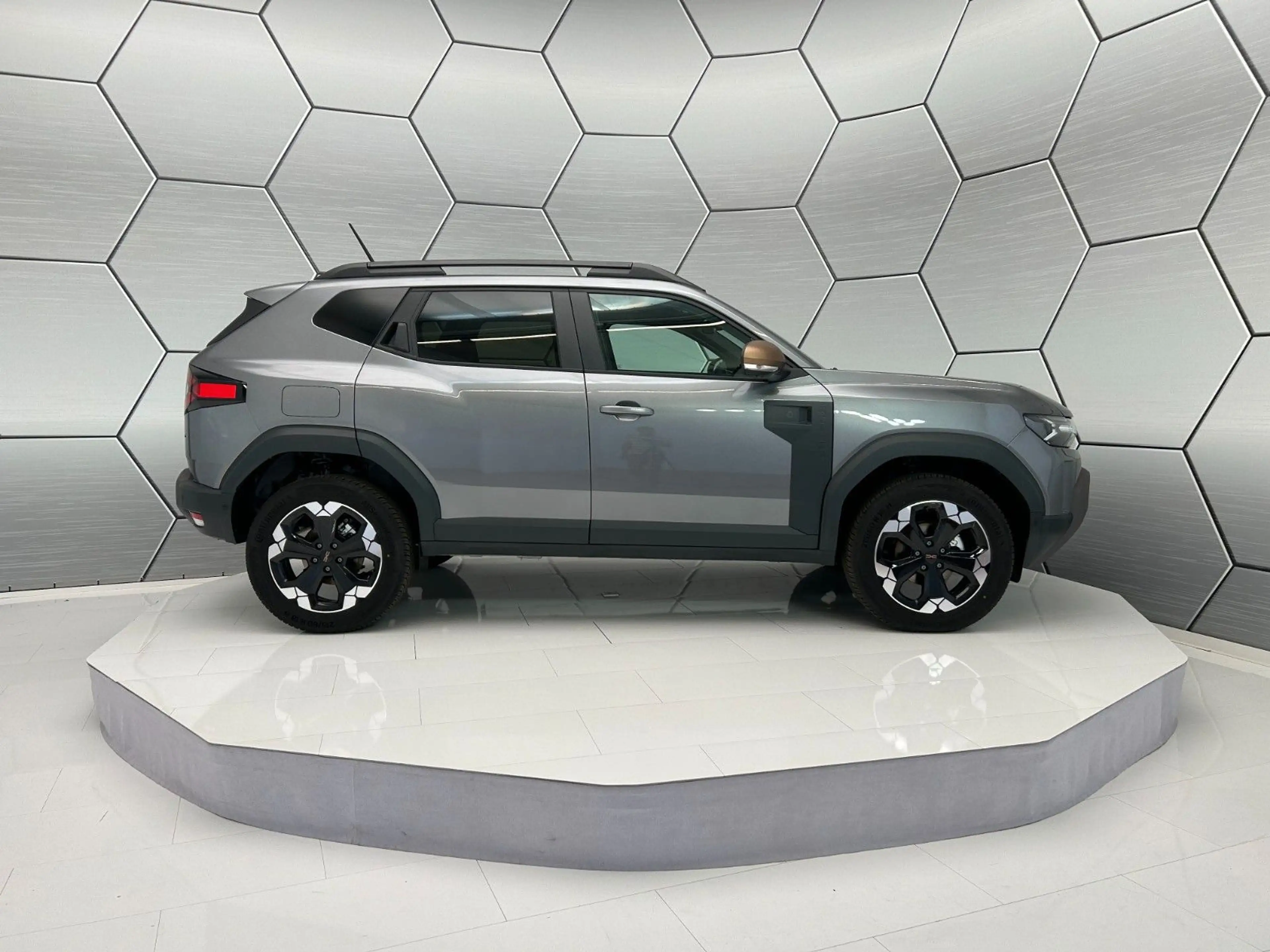 Dacia Duster Extreme hybrid 155 Winter-Plus/City — photo 8