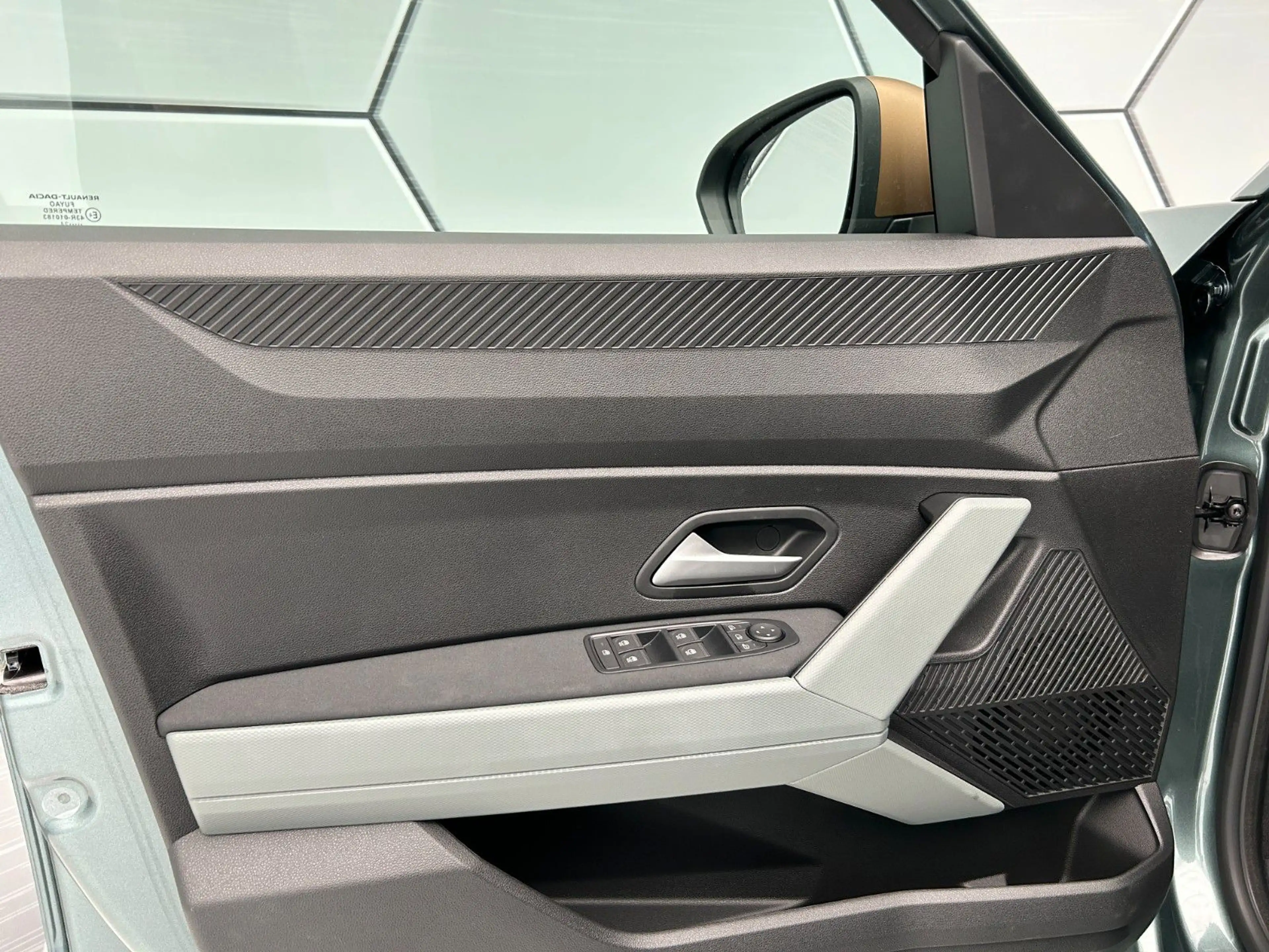 Dacia Duster Extreme hybrid 155 Winter-Plus/City — photo 15