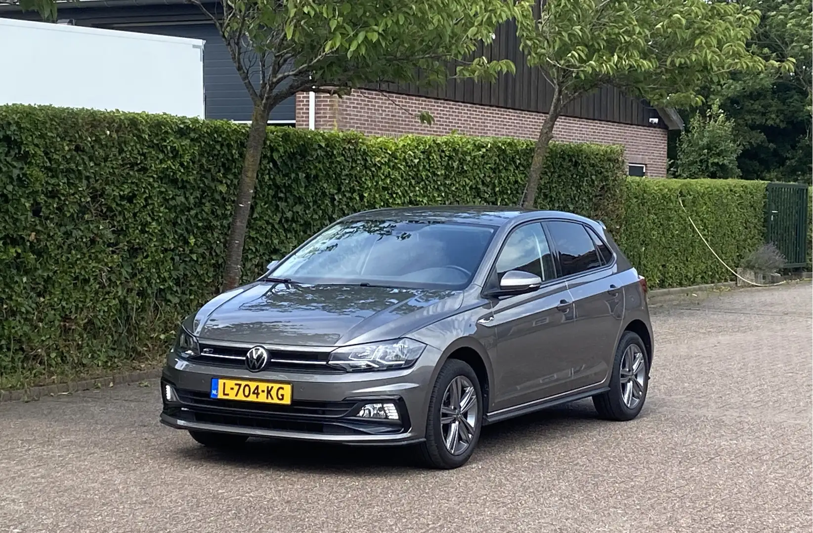 Volkswagen Polo 1.0 TSI R-Line Edition 96 PK NAP 1e eigenaar Grijs - 1