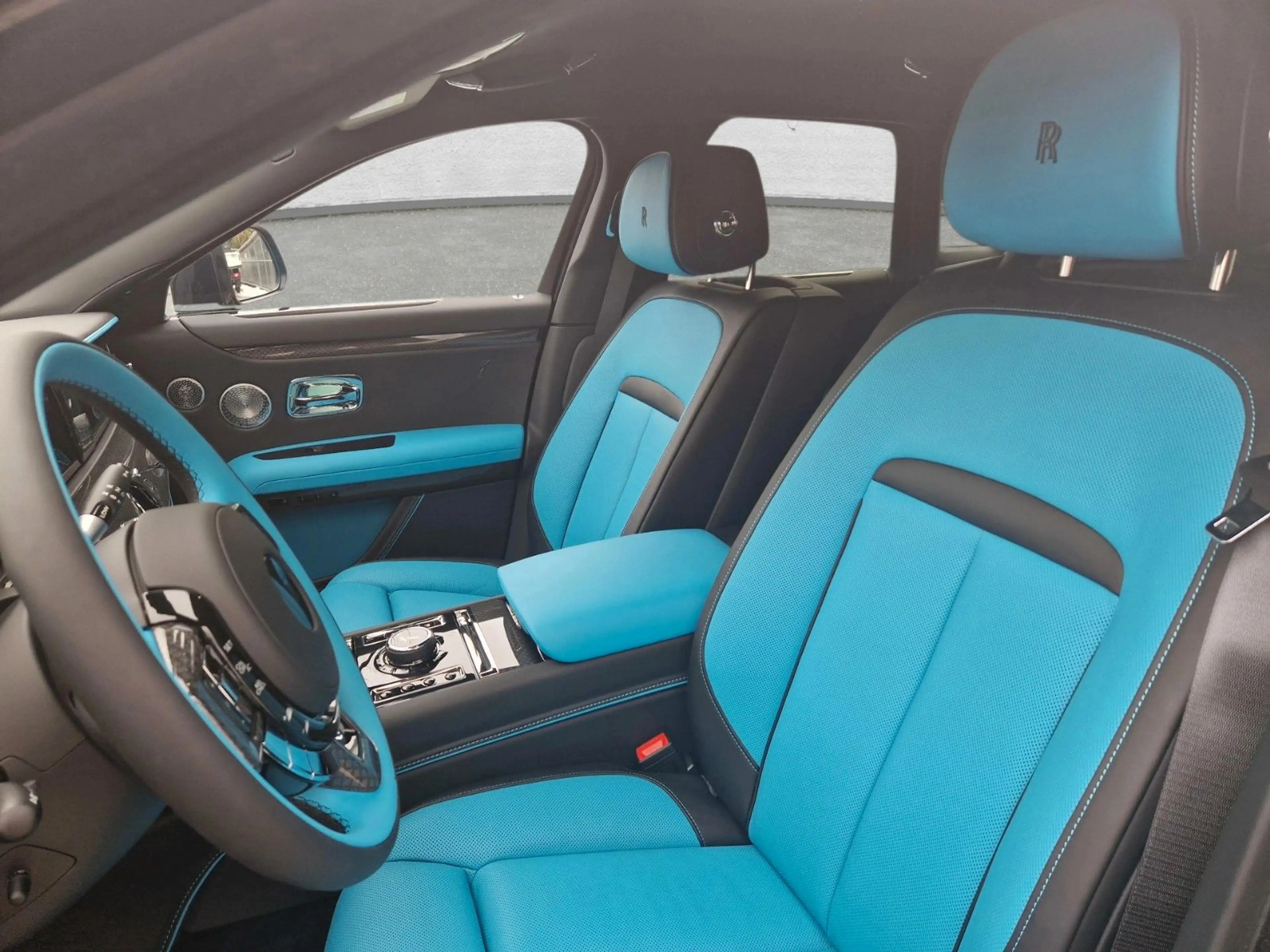 Rolls-Royce Ghost Black Badge — photo 10