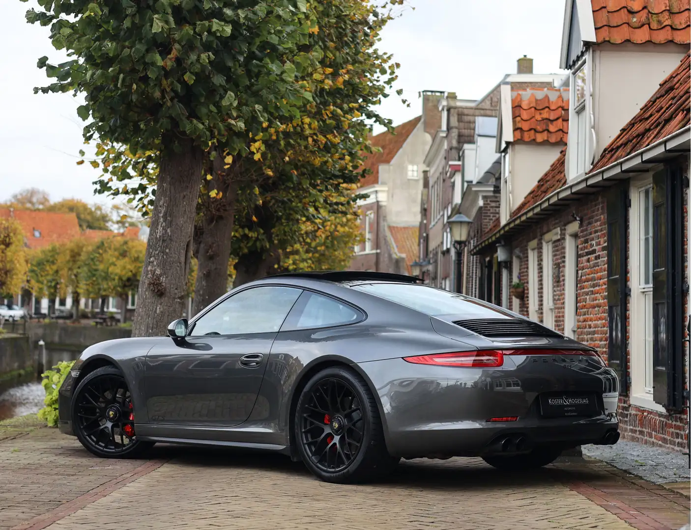 Porsche 991 3.8 Carrera 4 GTS | Rood design - Swiss car - Perf Grijs - 2