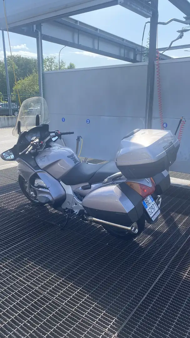 Honda Pan European Srebrny - 1