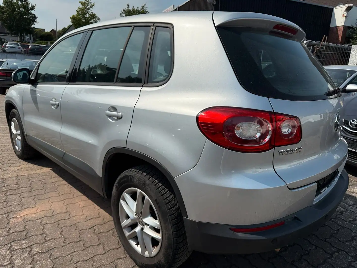 Volkswagen Tiguan 1.4 TSI Klimaautomatik,PDC,6-Gang Silber - 2