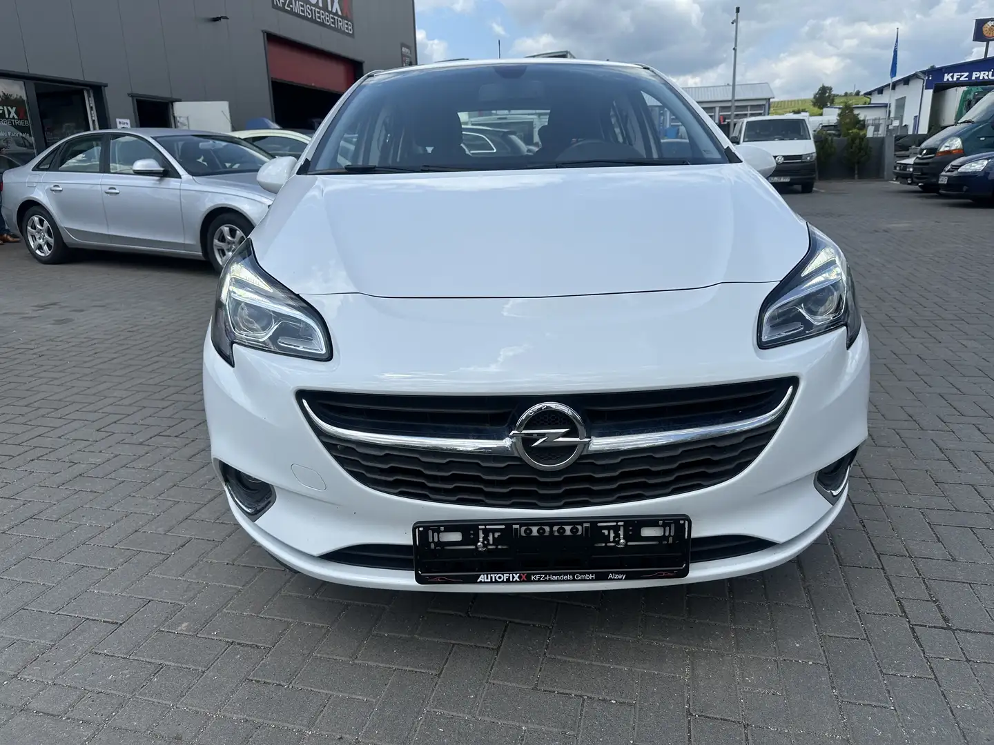 Opel Corsa-e Innovation ecoFlex Белый - 2