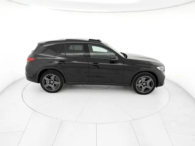Mercedes-Benz GLC view 5