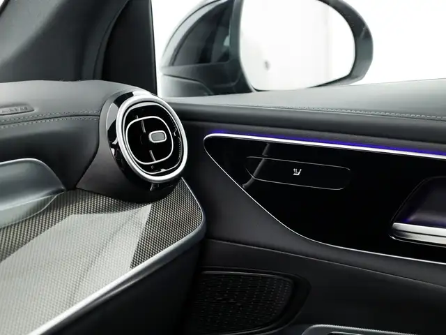 Mercedes-Benz GLC view 14