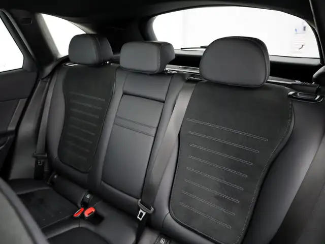 Mercedes-Benz GLC view 11