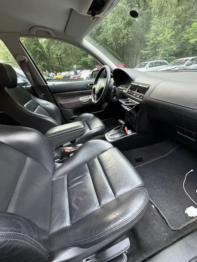 Volkswagen Golf 2.3 V5 Highline Blauw - 1