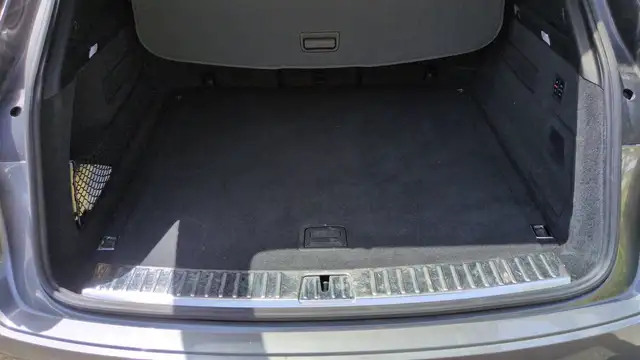 Porsche Cayenne view 14