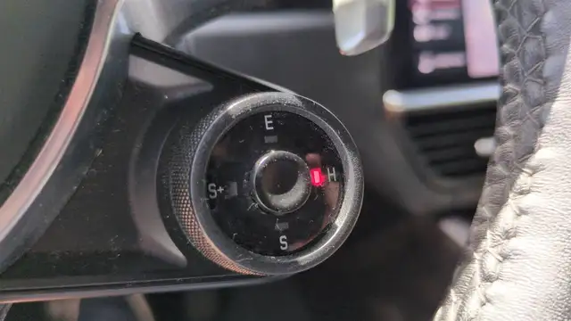 Porsche Cayenne view 27