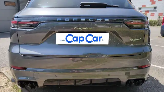 Porsche Cayenne view 21