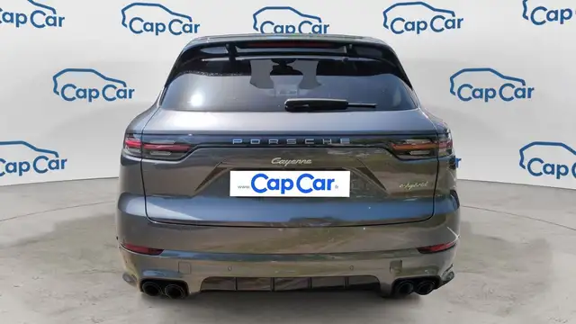 Porsche Cayenne view 3