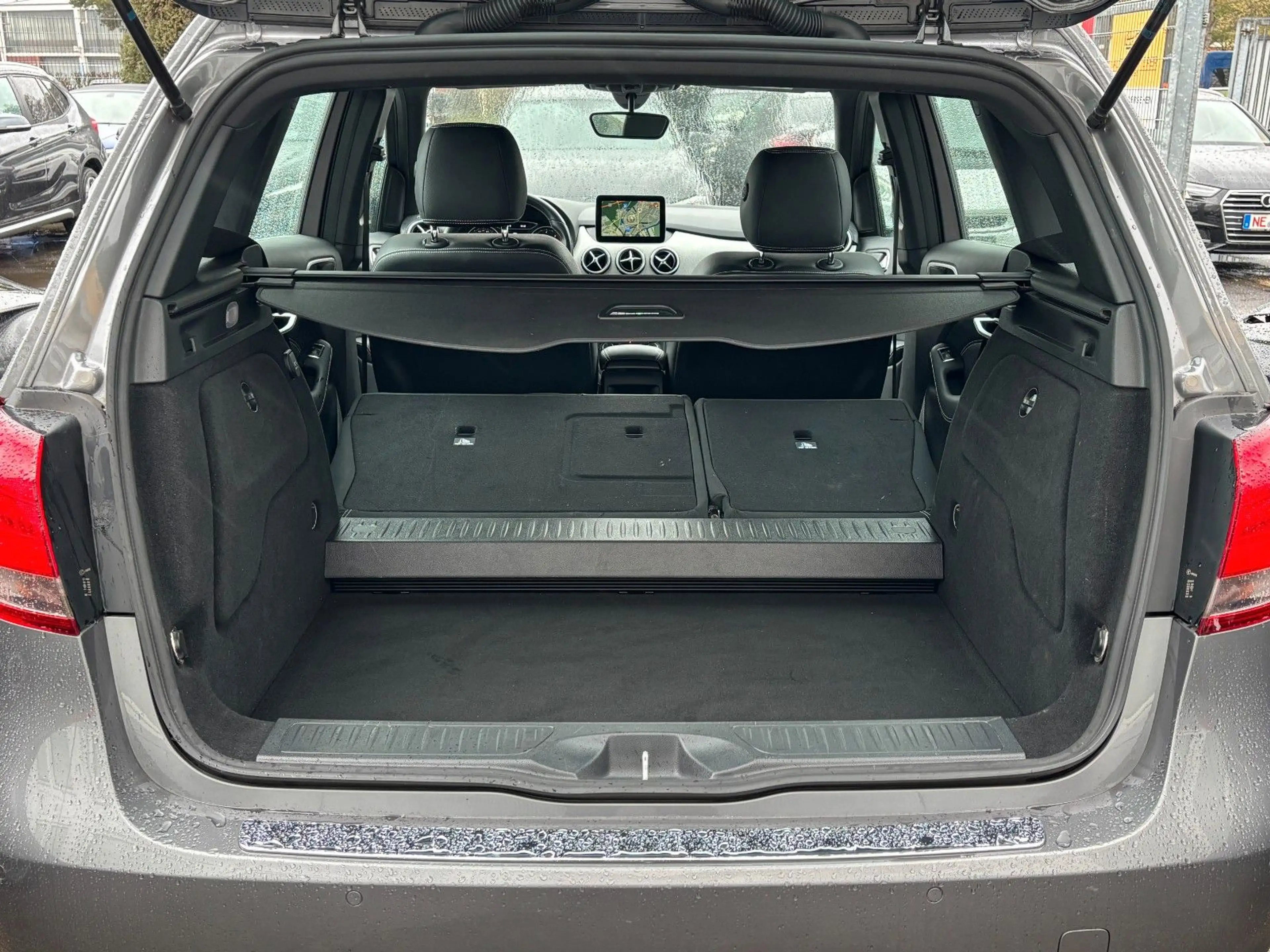 Mercedes-Benz B 180 CDI Urban Aut./Navi-Teilleder-Pdc — photo 17
