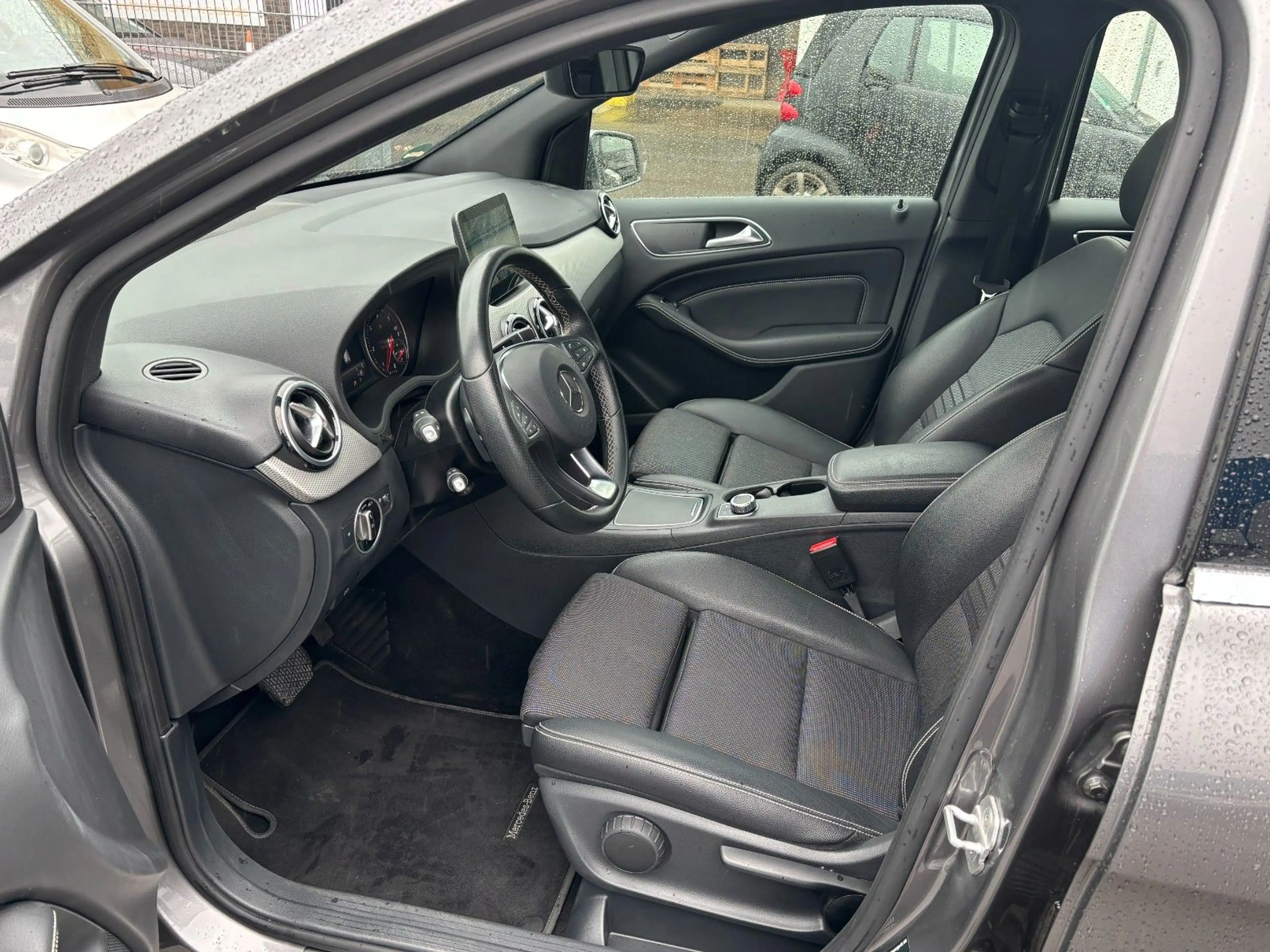 Mercedes-Benz B 180 CDI Urban Aut./Navi-Teilleder-Pdc — photo 10