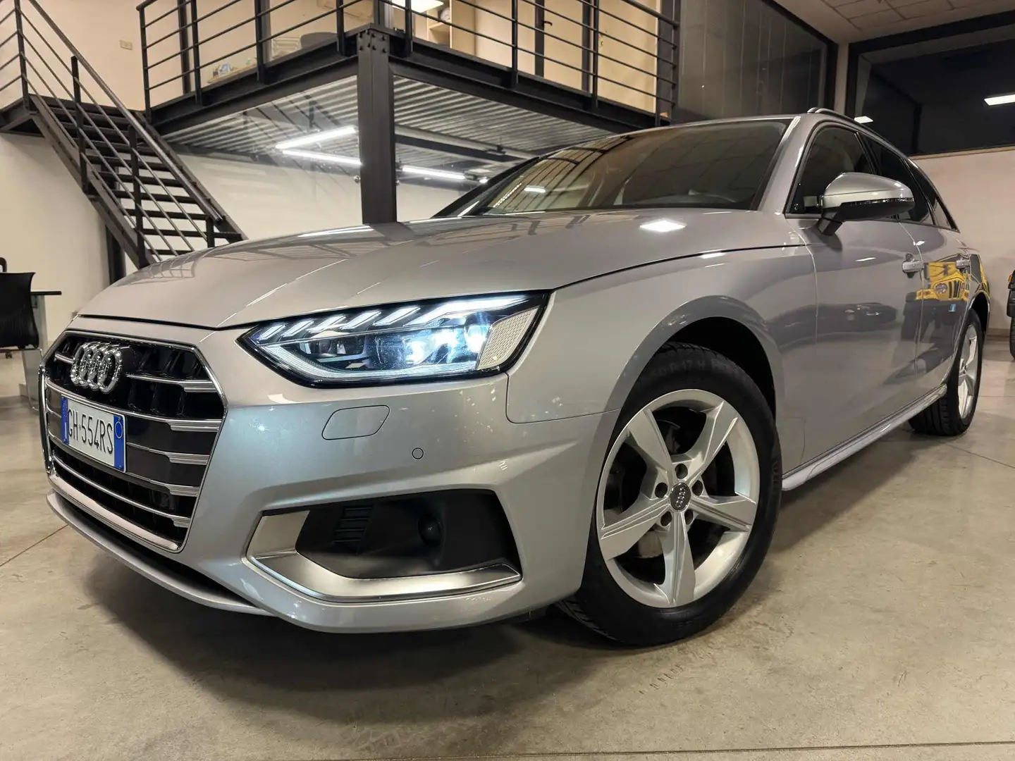 Audi A4 Avant 35 TDI/163 CV S tronic Business Advanced Argento - 1