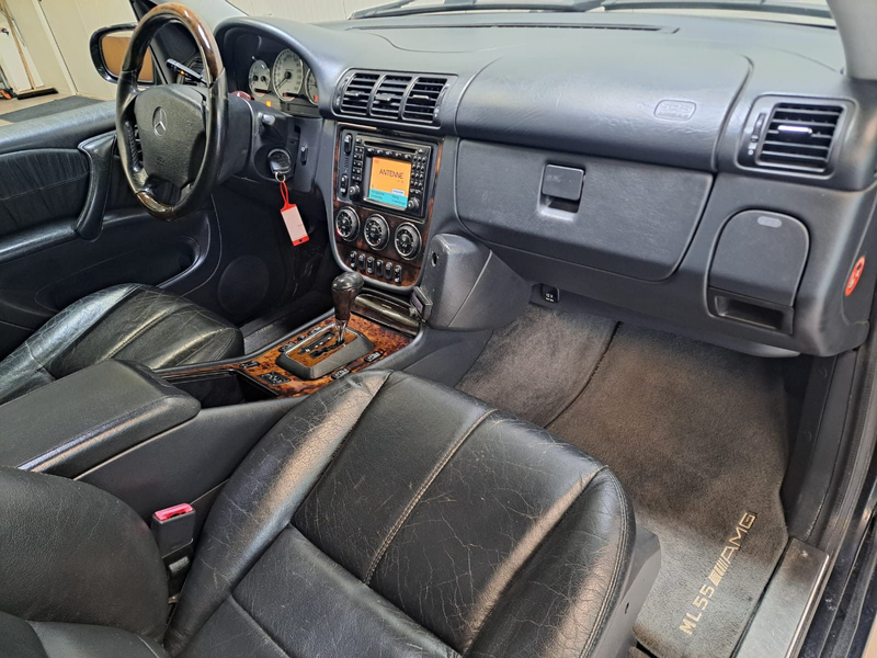 Mercedes-Benz ML 55 AMG / SCHIEBEDACH / LEDER / AHK — photo 13