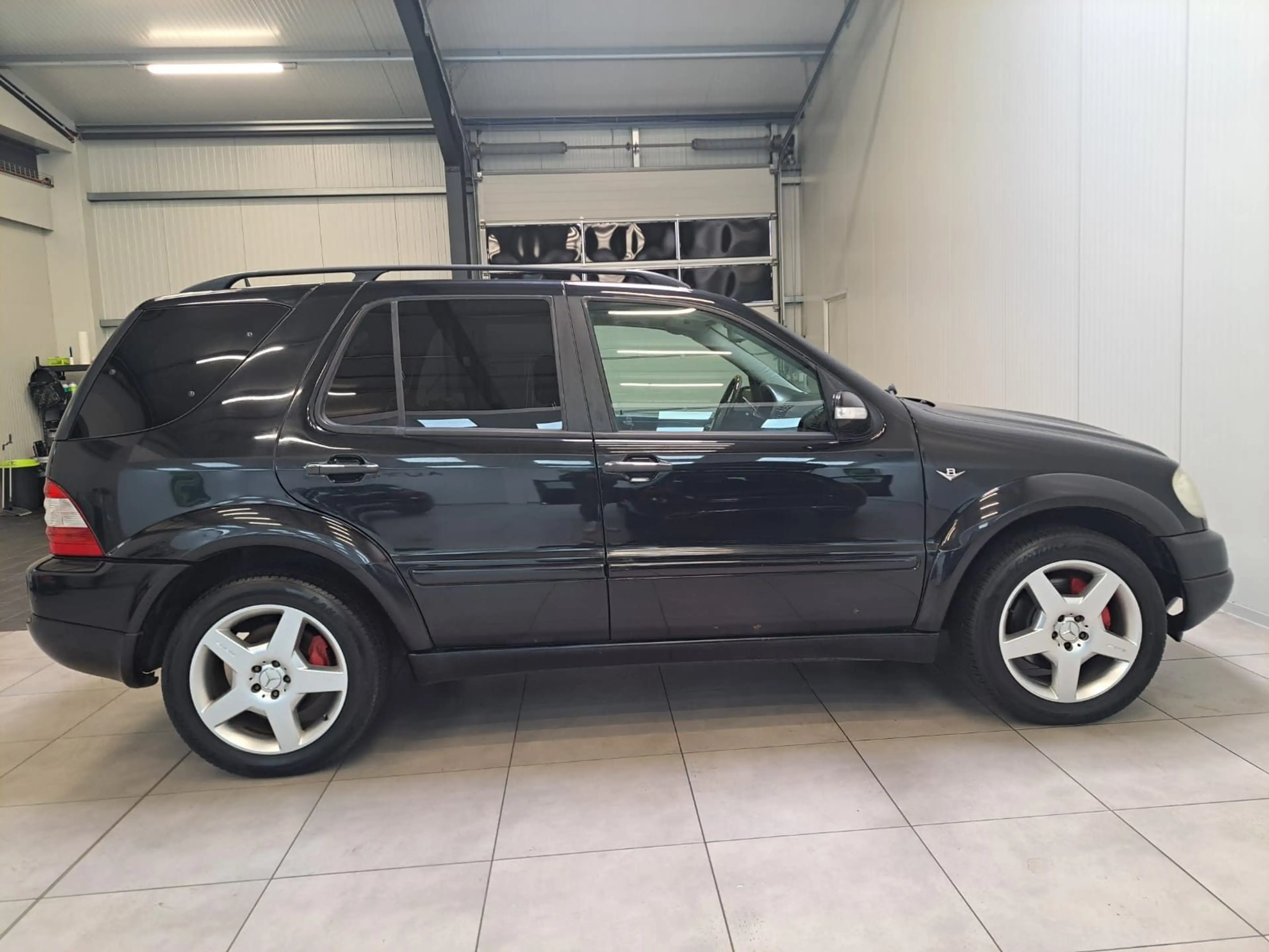 Mercedes-Benz ML 55 AMG / SCHIEBEDACH / LEDER / AHK — photo 8