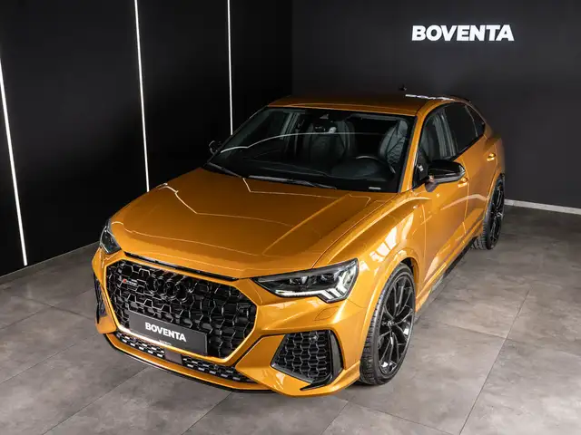 Audi RS Q3 view 3