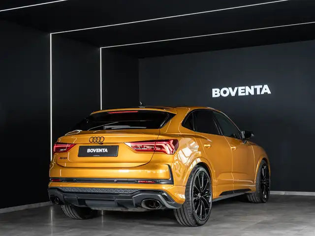 Audi RS Q3 view 8