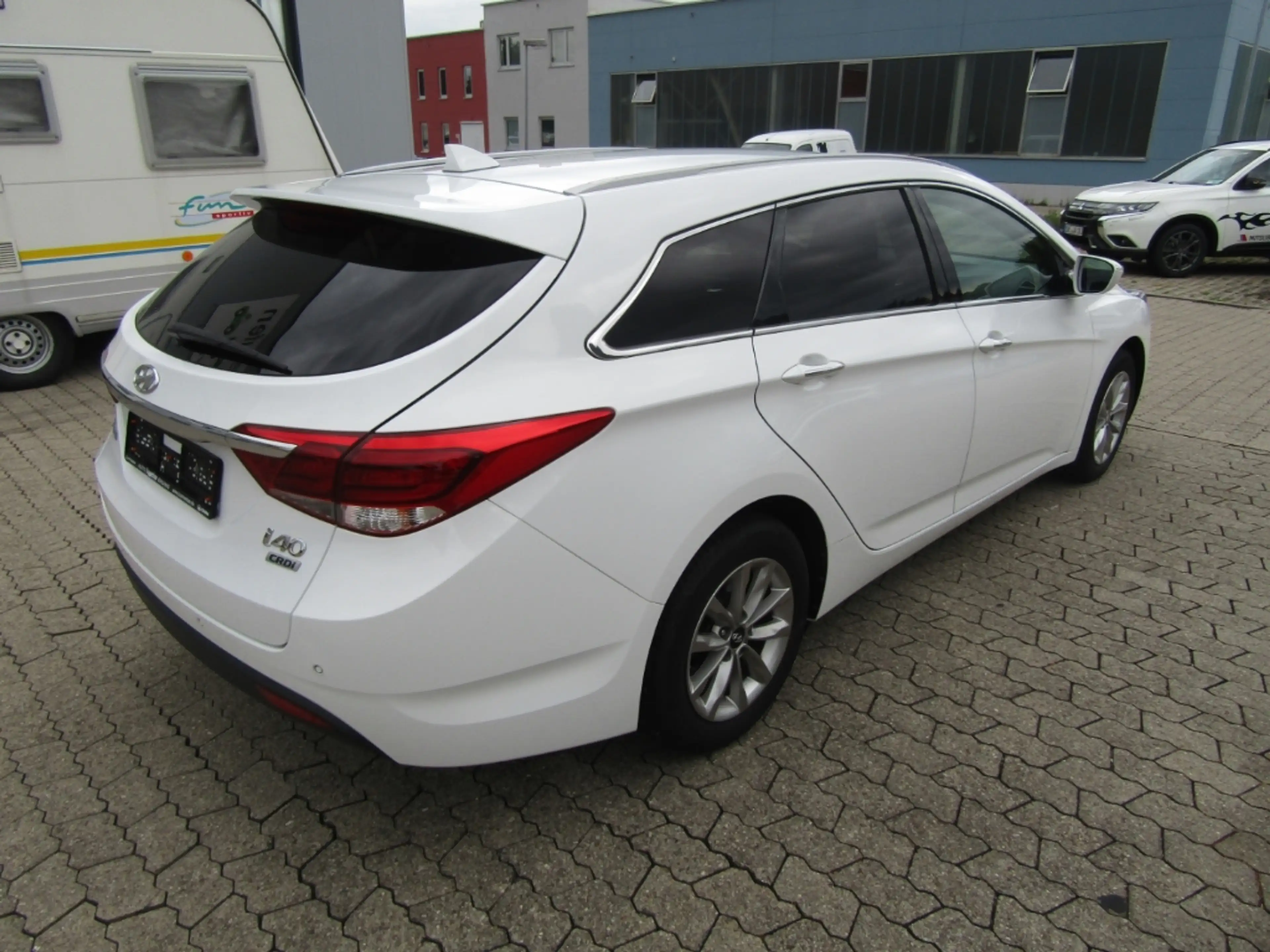 Hyundai i40 1.7 CRDi cw blue Trend DCT NAVI SHZ GRA FSE RFK PD — photo 4
