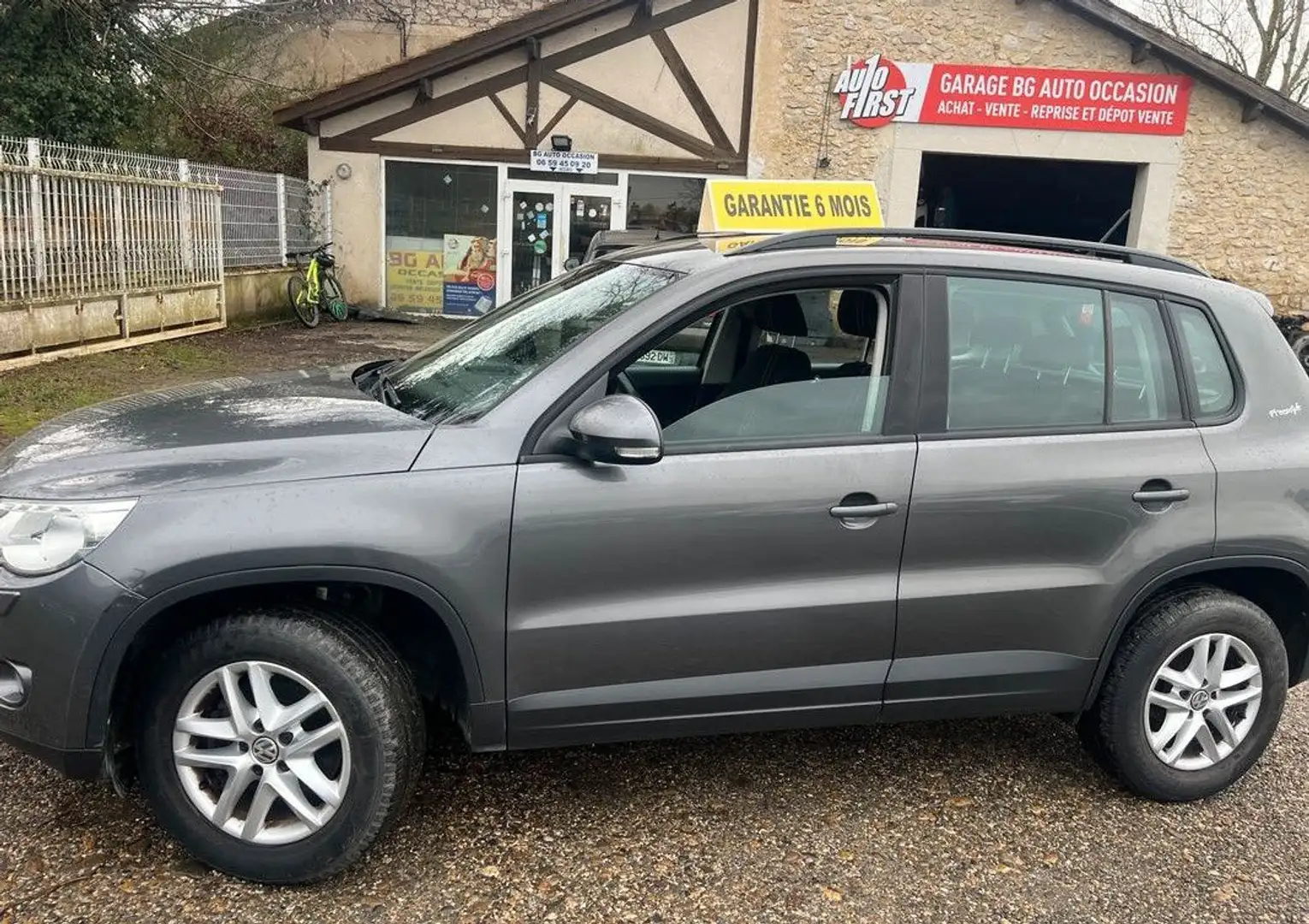 Volkswagen Tiguan 2.0TDI 110cv Star & stop Gris - 2