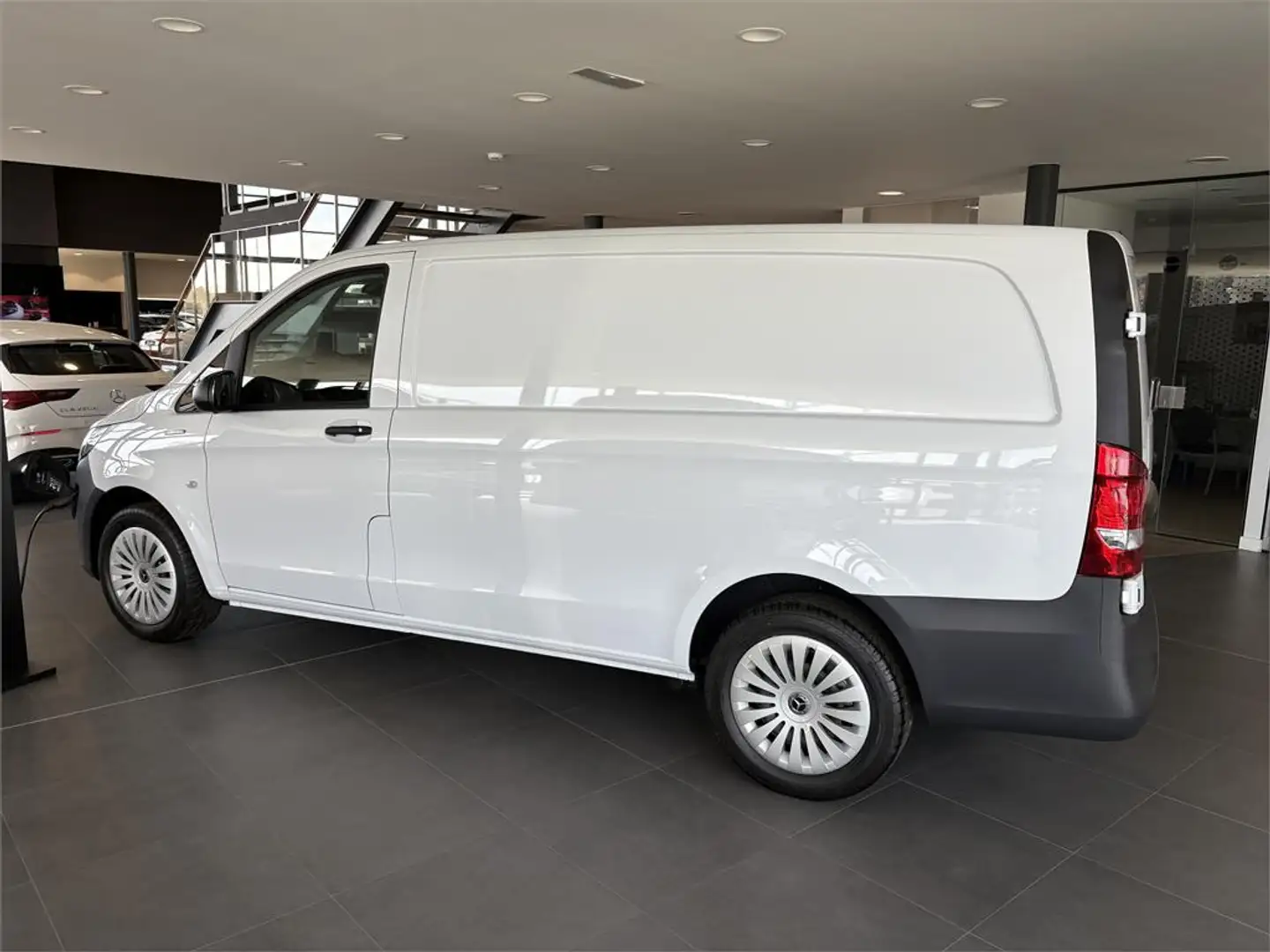Mercedes-Benz Vito e- 112 Furgón Larga - 2