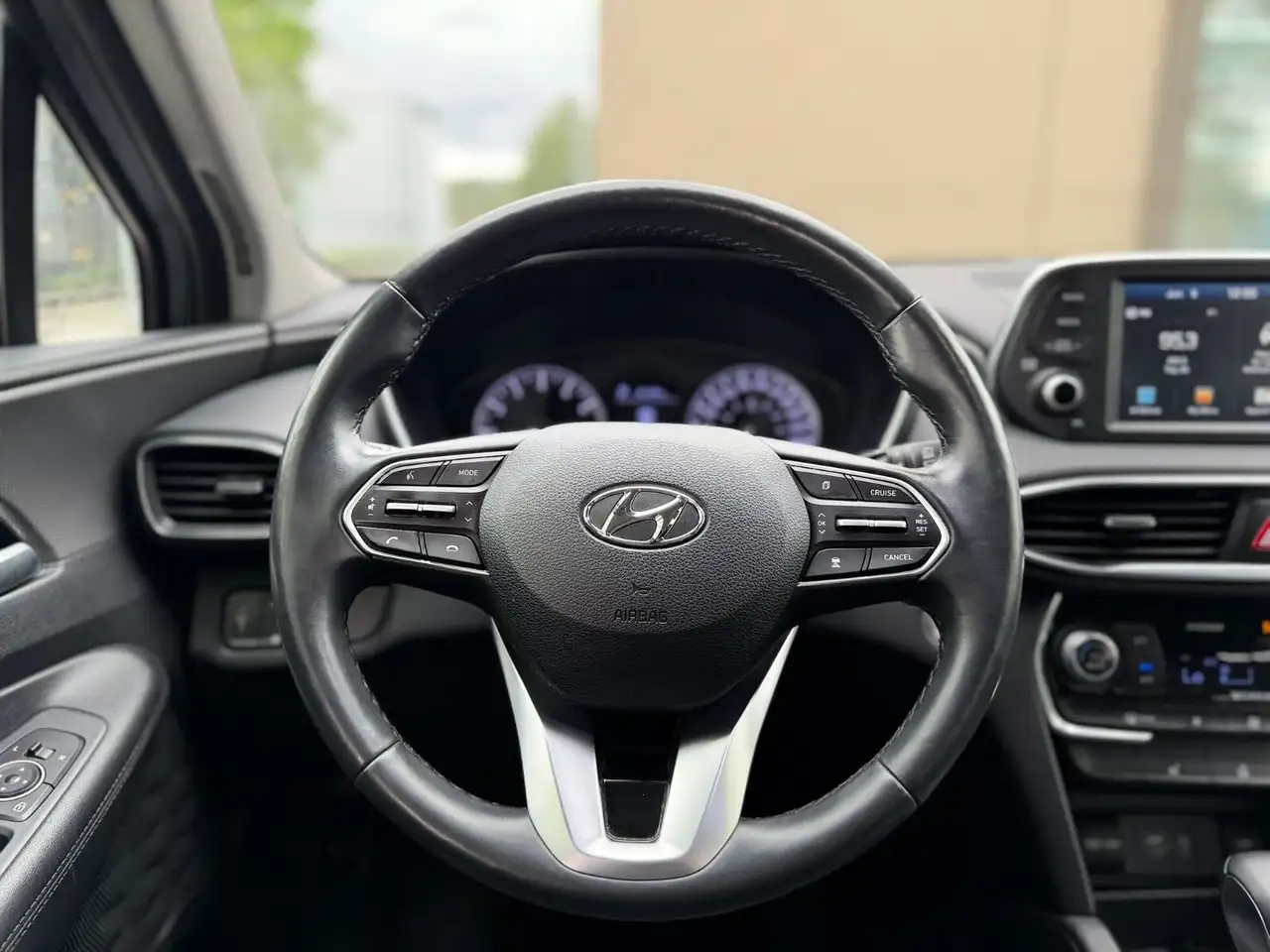 Hyundai SANTA FE photo Hyundai SANTA FE