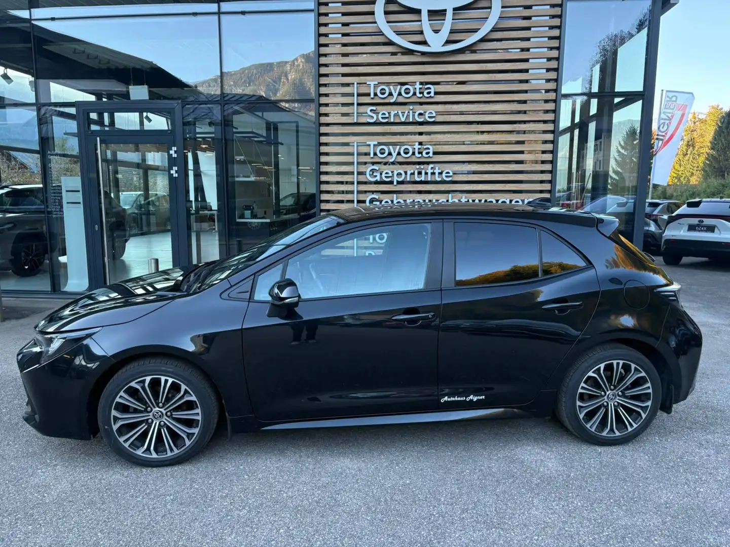 Toyota Corolla 1,8l Hybrid Active Drive Schwarz - 1