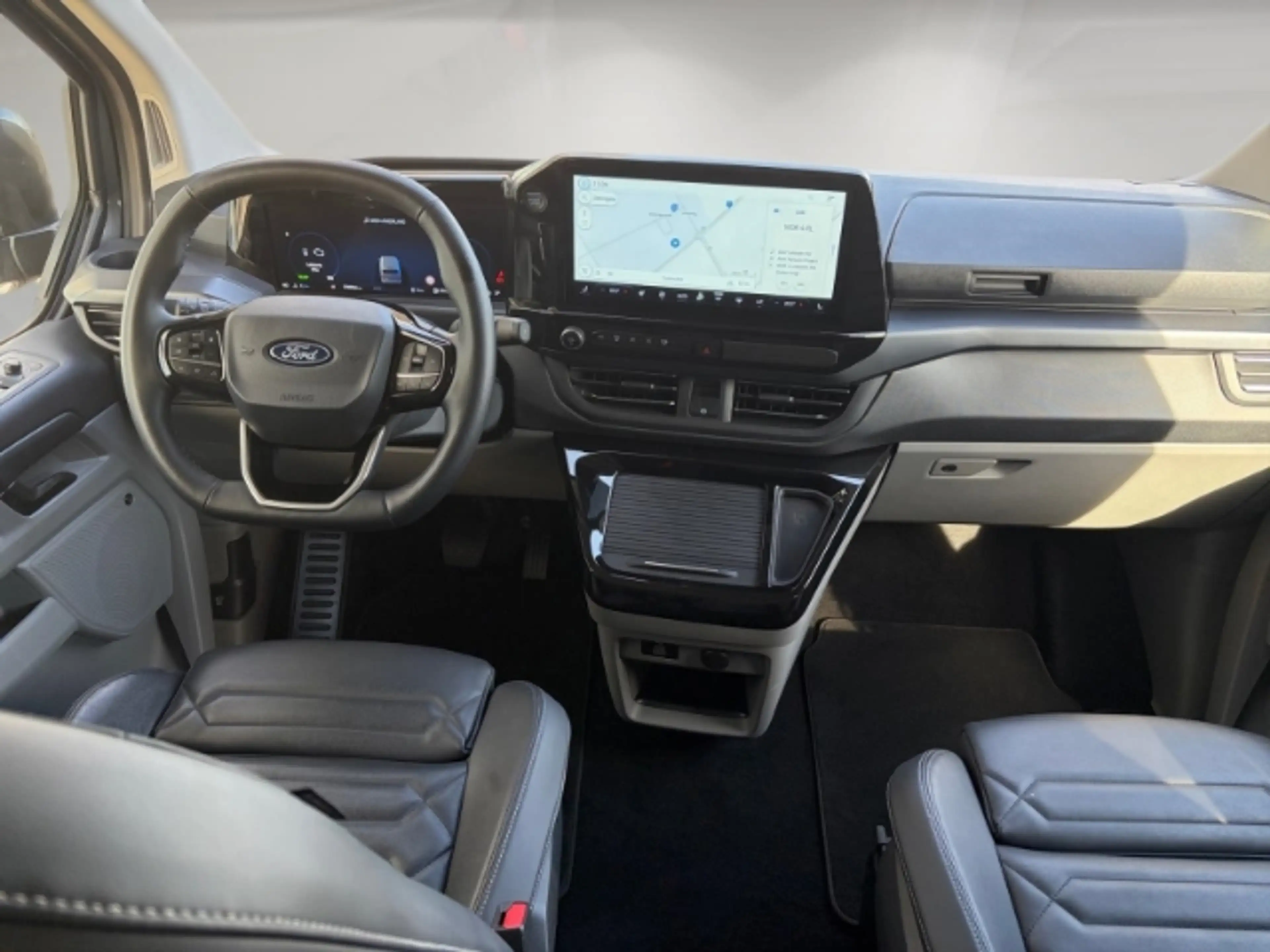 Ford Tourneo Custom Titanium X 2.5 Plug-In AHK/LED/360 — photo 12