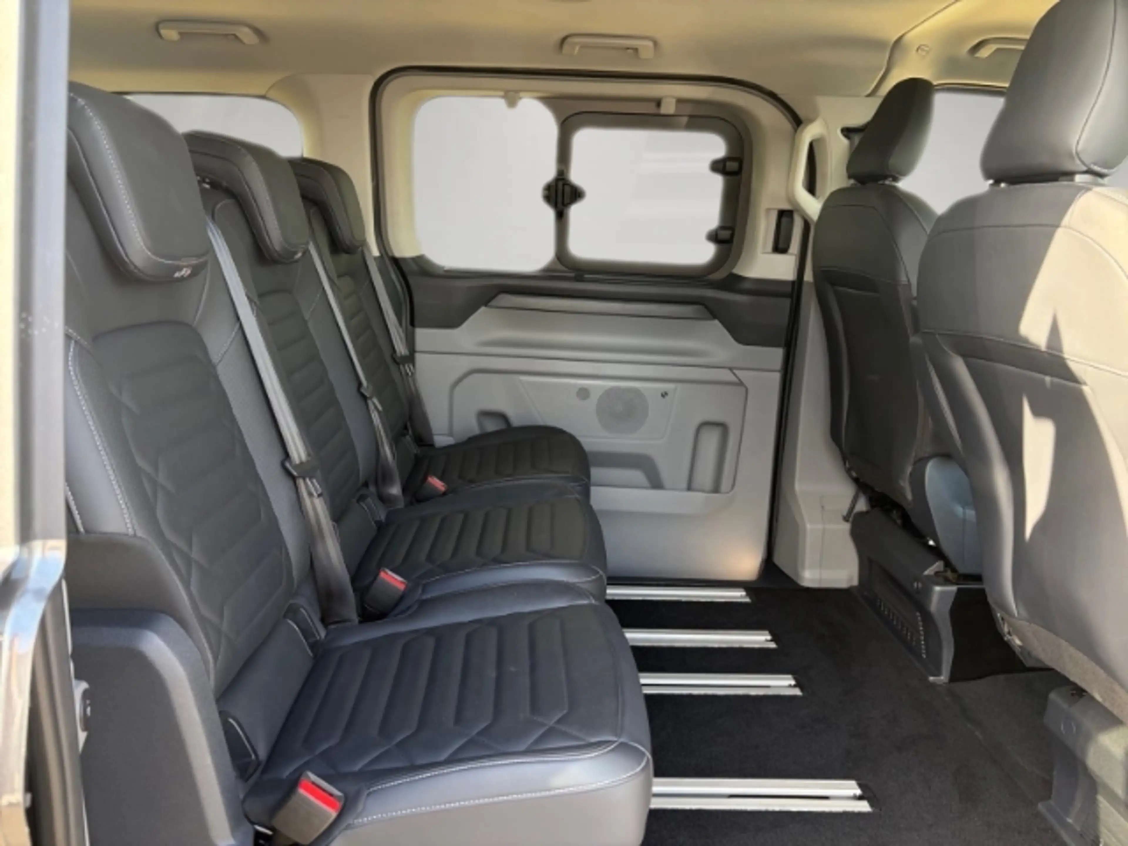 Ford Tourneo Custom Titanium X 2.5 Plug-In AHK/LED/360 — photo 14