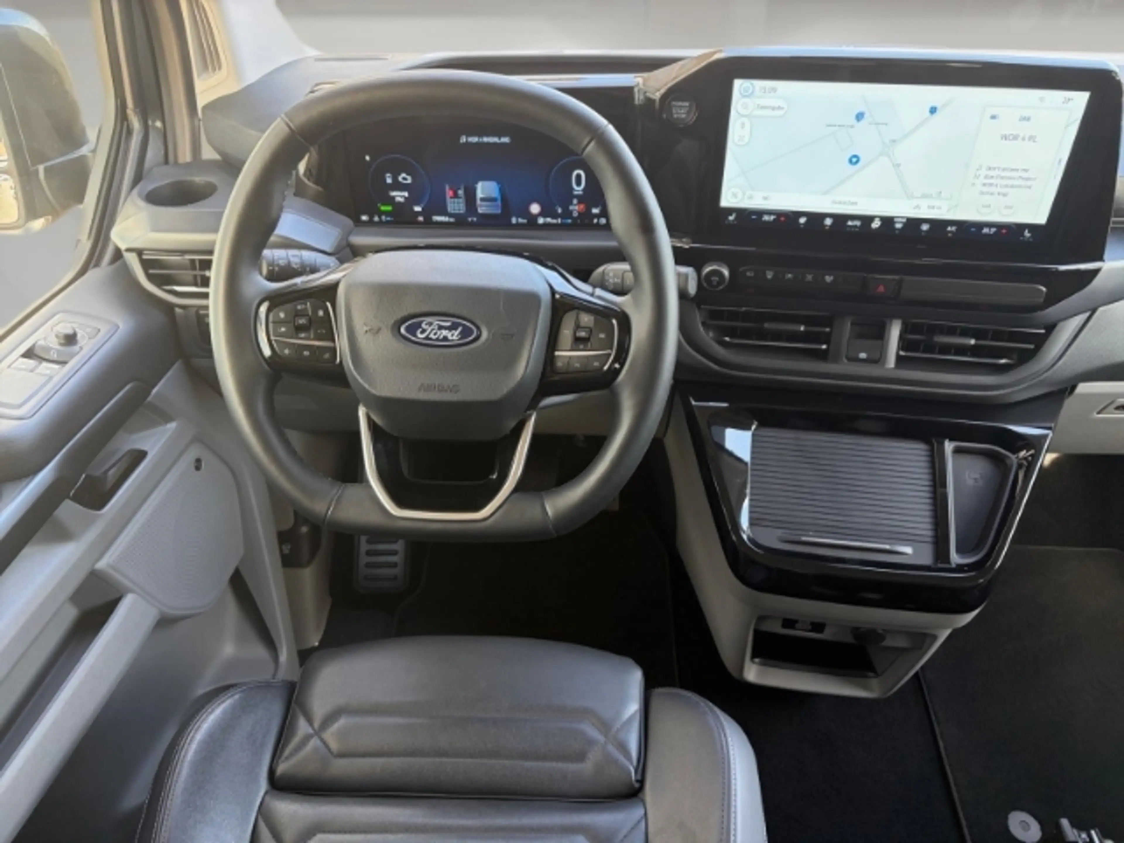 Ford Tourneo Custom Titanium X 2.5 Plug-In AHK/LED/360 — photo 11
