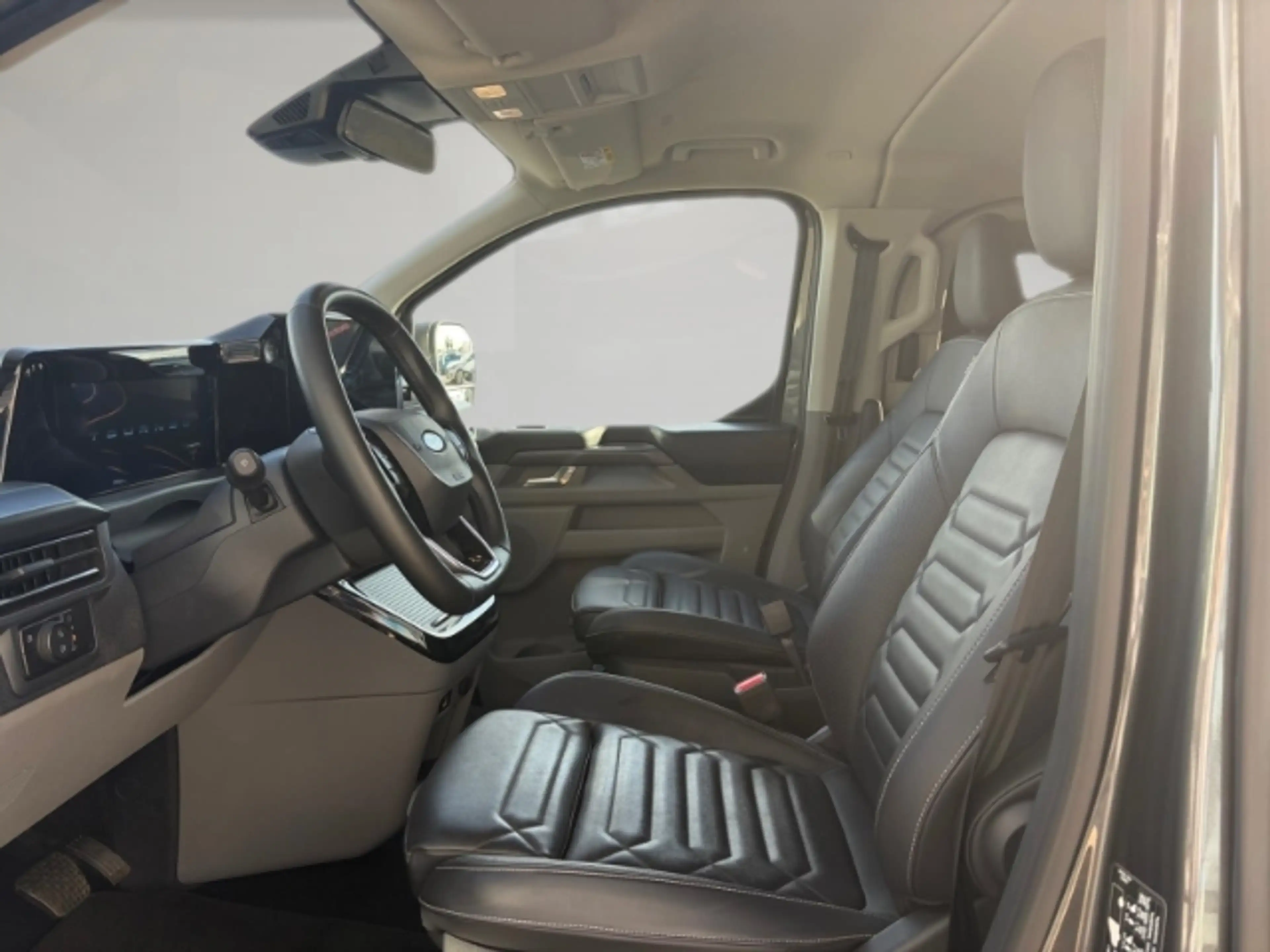 Ford Tourneo Custom Titanium X 2.5 Plug-In AHK/LED/360 — photo 8