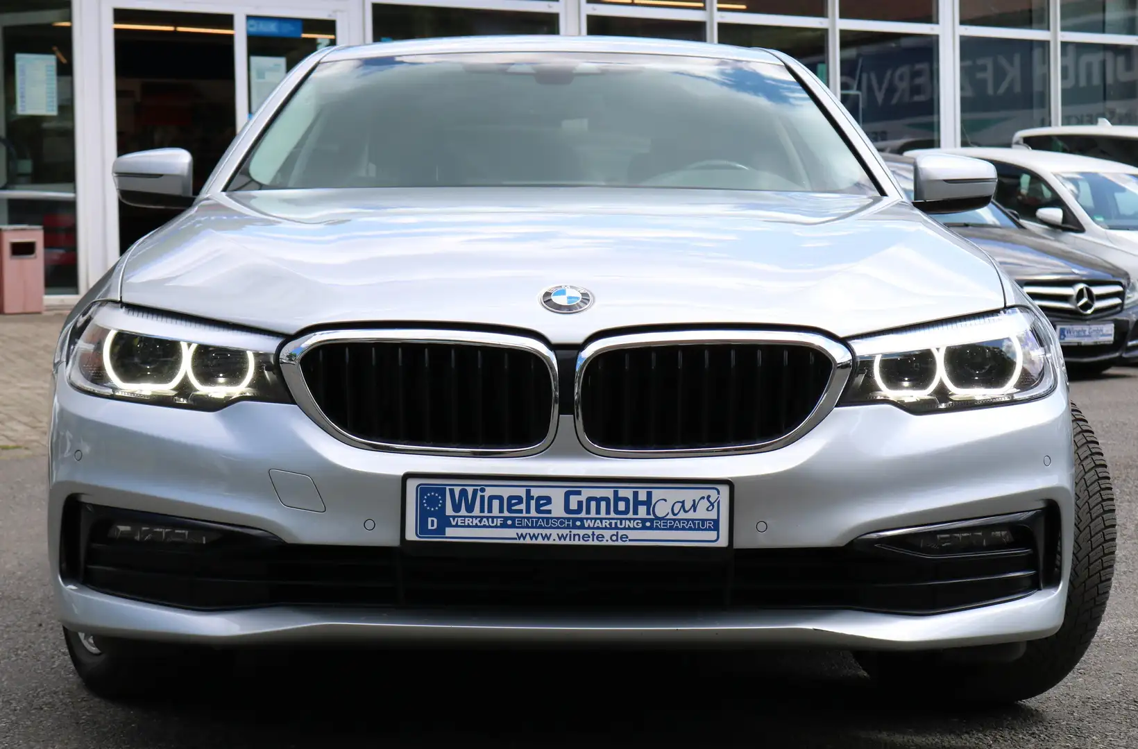 BMW 520 i SportLine*DigCock*NAVI*SHZ*PDC*KAMERA*Teilleder Gris - 2